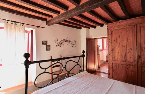 Castel Focognano Otro | Vacation Among the Vineyards - LA LOGGIA