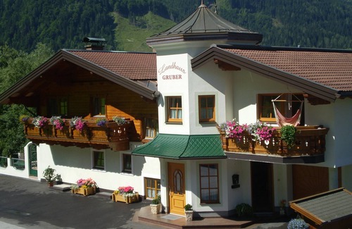 Alpendorf Apartamento | Apartamento de vacaciones Landhaus Gruber con vistas a la montaña