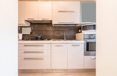 Vesio Apartamento | Vacation Apartment Casa Holidays Moreli with Wi-Fi, Garden & Terrace