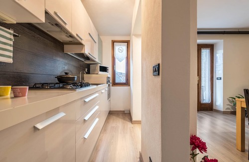 Vesio Apartamento | Vacation Apartment Casa Holidays Moreli with Wi-Fi, Garden & Terrace
