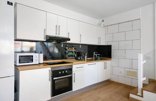 Puerto de Guimar Apartamento | Apartamento de vacaciones 'Casa Oramas Il' con piscina compartida, terraza privada y Wi-Fi