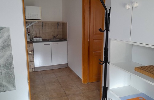 Balatonmariafurdo Villa | Apartamento con piscina para max. 3 personas directamente en el lago / BMO 8627
