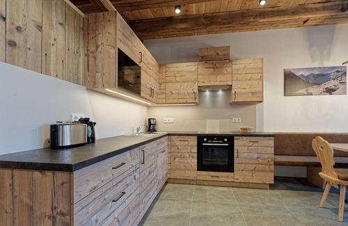 Valle Aurina Apartamento | Vacation apartment "Tischlerhof Alm" with balcony and mountain view