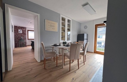 Idar-Oberstein Apartamento | Vacation apartment Zur Goldschmiede - apartment/flat, shower, WC, 2 bedrooms