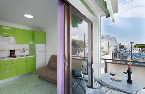 Lomo Quiebre Apartamento | Apartamento de vacaciones 'Los Angeles 3' con vistas al mar, terraza compartida y Wi-Fi