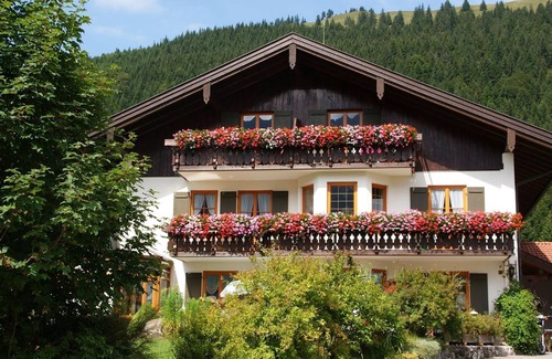 Oberjoch Apartamento | Vacation apartment Rotspitz - House Ornach