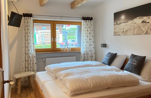 Groissenbach Apartamento | Vrbo Property