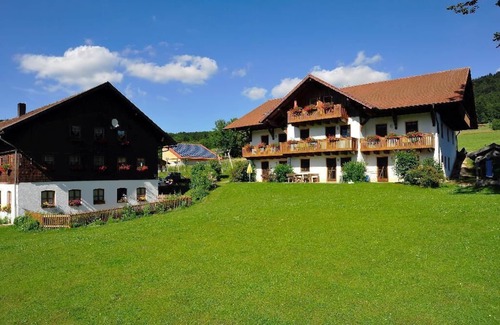Klinglbach Apartamento | Vacation apartment (47sqm) with solid wood furniture and use of sauna