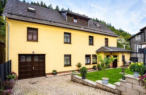 Unterweißbach Apartamento | Vacation apartment/apartment for 6 guests with 90m² in Unterweißbach (162157)