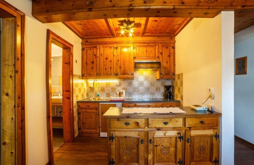Burgusio Apartamento | Pet-friendly Vacation Apartment Sonnenhof SONNWEND with Mountain View, Wi-Fi, Terrace & BBQ