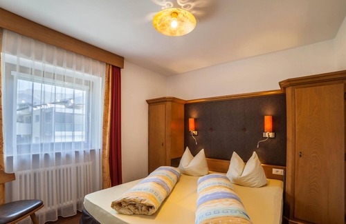 Burgusio Apartamento | Pet-friendly Vacation Apartment Sonnenhof SONNWEND with Mountain View, Wi-Fi, Terrace & BBQ