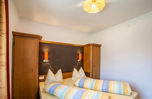 Burgusio Apartamento | Pet-friendly Vacation Apartment Sonnenhof SONNWEND with Mountain View, Wi-Fi, Terrace & BBQ