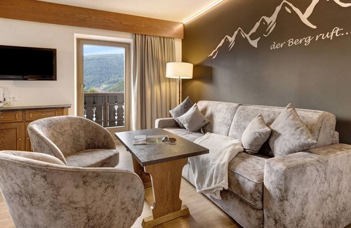 Burgusio Apartamento | Vacation Apartment Sonnenhof SONNPARADIES with Mountain View, Wi-F, Terrace & BBQ