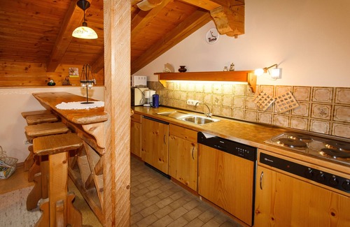 Ruhpolding Apartamento | Apartamento am Märchenwald (48 m 2), balcón, cocina, 1 dormitorio y 1 salón / dormitorio, máximo 4 personas