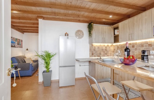 Buen Paso Apartamento | Apartamento de vacaciones 'Apartamento Vemar' con vistas al mar, terraza compartida y Wi-Fi