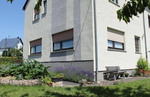 Darscheid Apartamento | Vacation apartment at Irlenbach - 5-bed vacation apartment bathroom/WC, 3 bedrooms