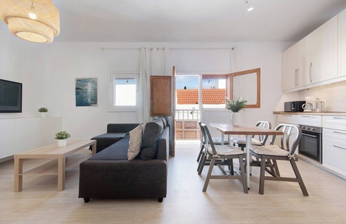 Telde Apartamento | Apartamento de vacaciones 'Balcon de Porteria' con vistas a la montaña, balcón y Wi-Fi