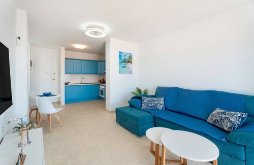 Chayofa Apartamento | Apartamento de vacaciones 'Blue with Amazing View' con vistas al mar, piscina compartida y Wi-Fi