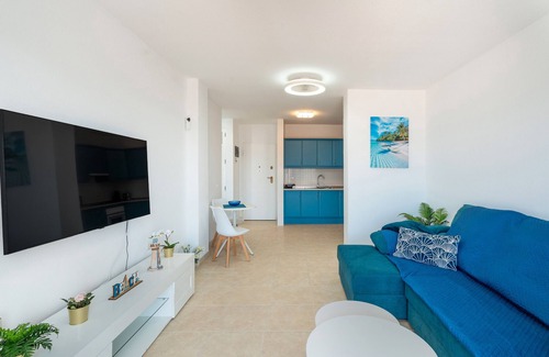 Chayofa Apartamento | Apartamento de vacaciones 'Blue with Amazing View' con vistas al mar, piscina compartida y Wi-Fi