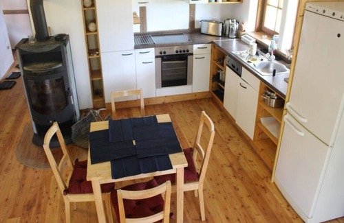 Pfarrweisach Apartamento | Vacation apartment (58sqm) with fully equipped kitchen and Swedish stove