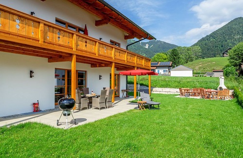 Unterwoessen Apartamento | Apartamento Bergwiesn, 131 m², 2-6 personas, 2 dormitorios, salón, cocina, baño / ducha / WC, WiFi