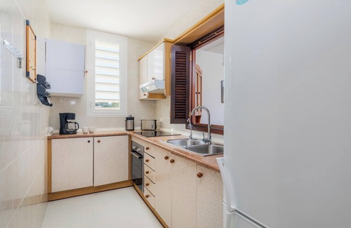 Es Pelats Apartamento | Apartamento de vacaciones Casa Laura con Wi-Fi, balcón y jardín