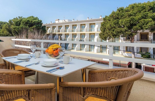 Es Pelats Apartamento | Apartamento de vacaciones Casa Laura con Wi-Fi, balcón y jardín