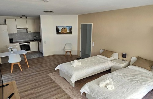 Vockenhausen Apartamento | Vacation apartment / furnished living / apartment / fitter's room / up to 2 persons