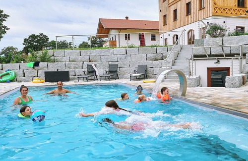 Chieming Apartamento | Vacation apartment Kampenwand, 1-4pers., 2 sep. SZ, 1ST FLOOR + 2ND FLOOR