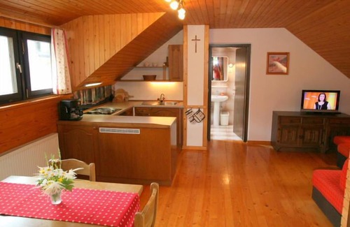 Trzic Apartamento | Apartamento 5 - Granja de montaña 1050m. Naturaleza, tranquilidad, aire fresco! 25 km de Bled