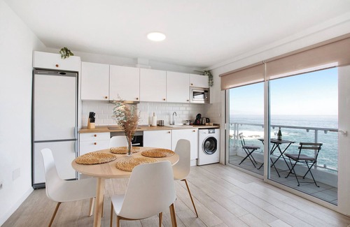 Tacoronte Apartamento | Apartamento de vacaciones 'My Pris' con vistas al mar, balcón y Wi-Fi