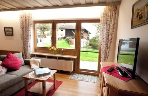 Seeon-Seebruck Apartamento | Vacation apartment no. 7 in the Zuhaus, 45 sqm, for 2-3 pers.