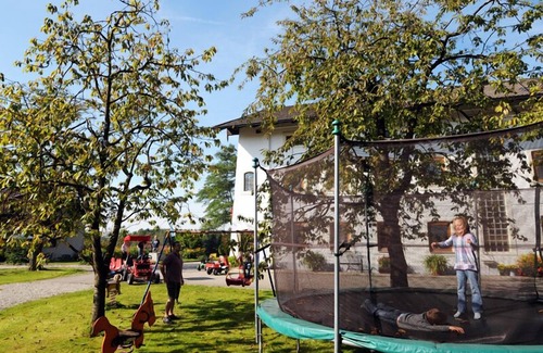 Seeon-Seebruck Apartamento | Vacation apartment no. 7 in the Zuhaus, 45 sqm, for 2-3 pers.