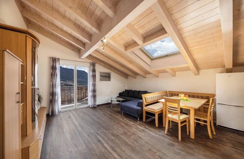 Rifiano Apartamento | Apartamento de vacaciones "Panoramawohnung Annaheim" con vistas a la montaña, balcón y jardín