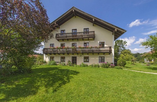Schnaitsee Apartamento | Vacation apartment Sonnenschein, for 5 persons, 70 sqm, 2 sep. Bedroom