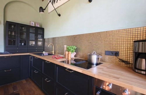 Wallsbull Apartamento | Vacation apartment station building