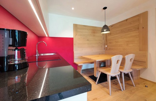 Feldthurns Apartamento | Apartamento de vacaciones "Teutenhofer Kirsche" en la granja con vistas a la montaña y jardín