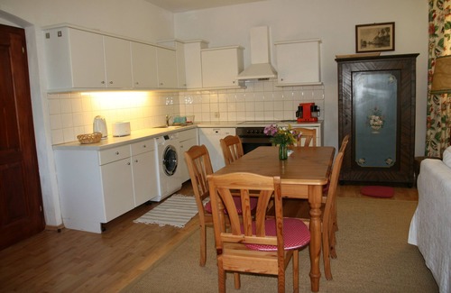 Altaussee Apartamento | Vacation apartment with park-like garden in a central location