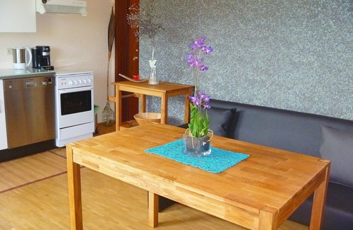 Anraff Apartamento | Apartamento con terraza, naturaleza exuberante y un ambiente agradable para sentirse bien.