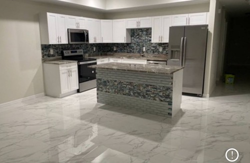 Lehigh Acres Apartamento | Vacation away from home....pet friendly. 35 mins from Ft. Myers Beach