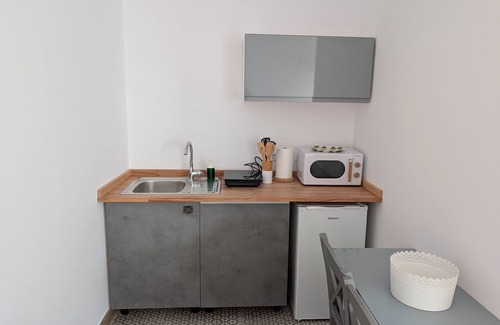 Los Portales Apartamento | Vacation 'Bastion Del Drago - 4' with Mountain View, Shared Terrace and Wi-Fi