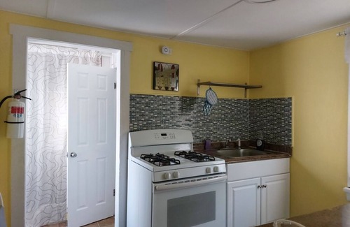 Point Pleasant Beach Cabaña | Vacation Cottage steps to the beach and boardwalk