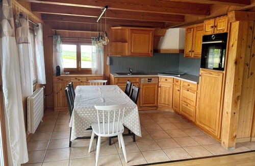 Dompierre Casa | Vacation cottage in a quiet country setting. Meet alpacas.