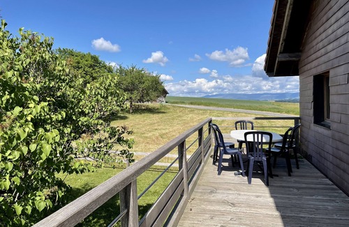 Dompierre Casa | Vacation cottage in a quiet country setting. Meet alpacas.