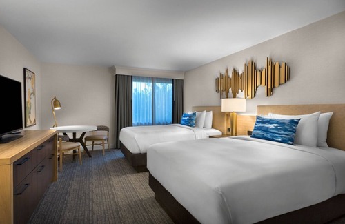 Milpitas Hotel | Vacation Day Is Always A Great Idea! w/ Outdoor Pool, Near Pinewood Park!