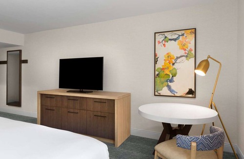 Milpitas Hotel | Vacation Day Is Always A Great Idea! w/ Outdoor Pool, Near Pinewood Park!