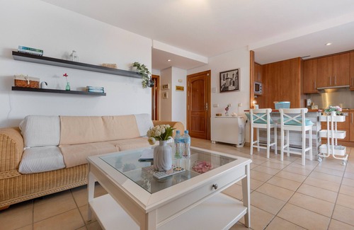 Esquinzo Apartamento | Vacaciones 'Dolce Vita Esquinzo' con vistas al mar, piscina compartida y Wi-Fi