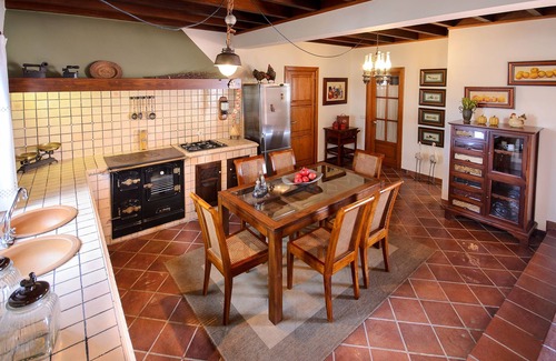 San Bartolome Villa | Vacaciones 'El Islote' con vistas a la montaña, piscina privada y Wi-Fi