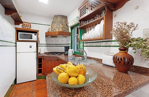 Buenavista del Norte Casa | Casa de vacaciones 'La Cuadra' con vistas al mar, terraza privada y Wi-Fi