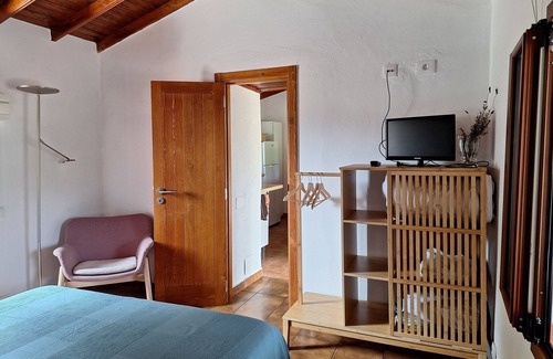 Valleseco Apartamento | Vacation Home "La Casita Abuela Paula" with Sea View, Private Terrace & Wi-Fi